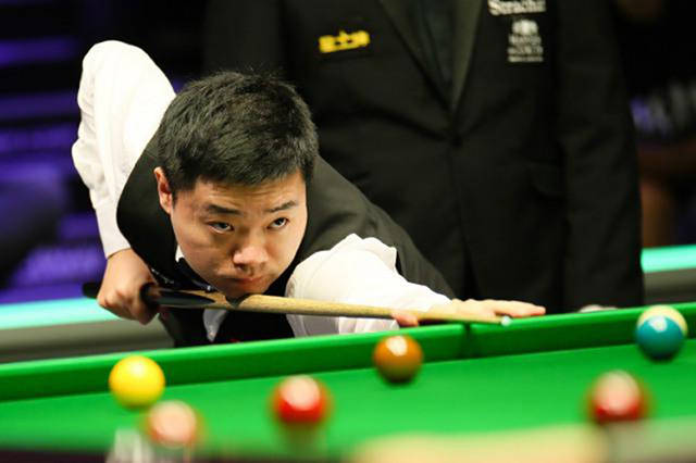 她逐步在国 她逐步在国